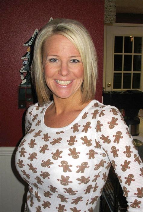 hot amateur milf nude|Free Milf pics, hot nude moms galleries